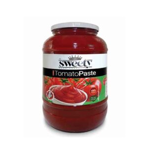 sweety branded 1600g glass bottled tomato paste on a white background